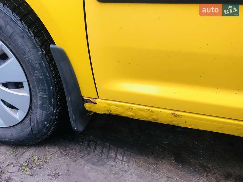 Минивэн Volkswagen Caddy 2005 в Глобине