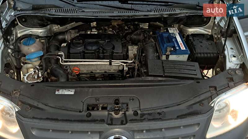 Минивэн Volkswagen Caddy 2005 в Коростене