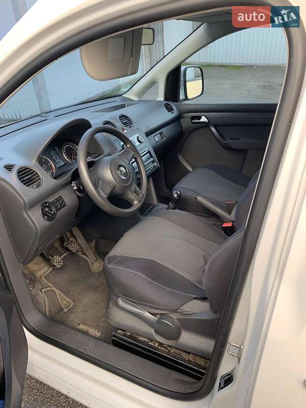 Минивэн Volkswagen Caddy 2013 в Киеве
