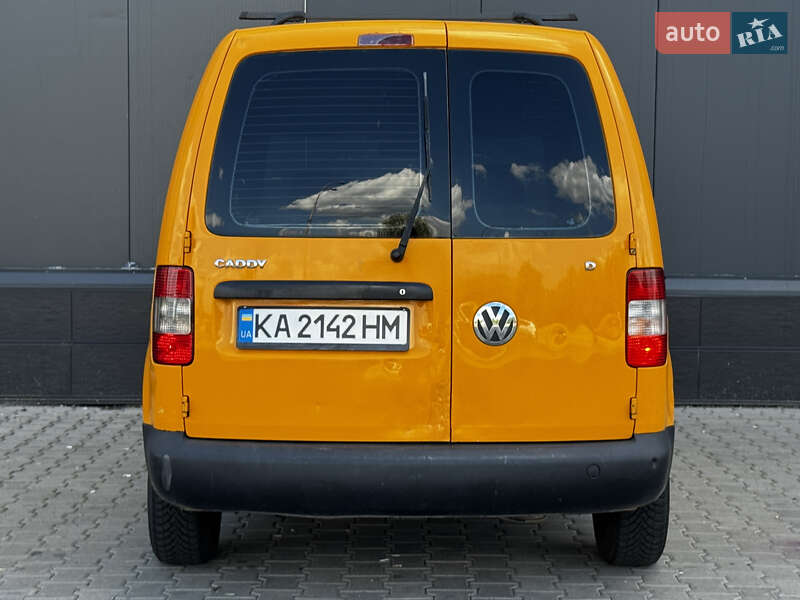 Грузовой фургон Volkswagen Caddy 2006 в Киеве