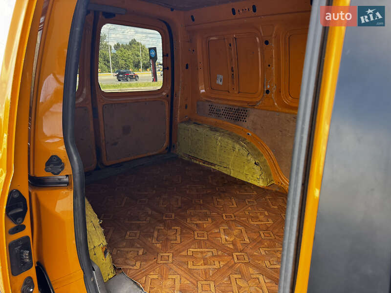 Грузовой фургон Volkswagen Caddy 2006 в Киеве