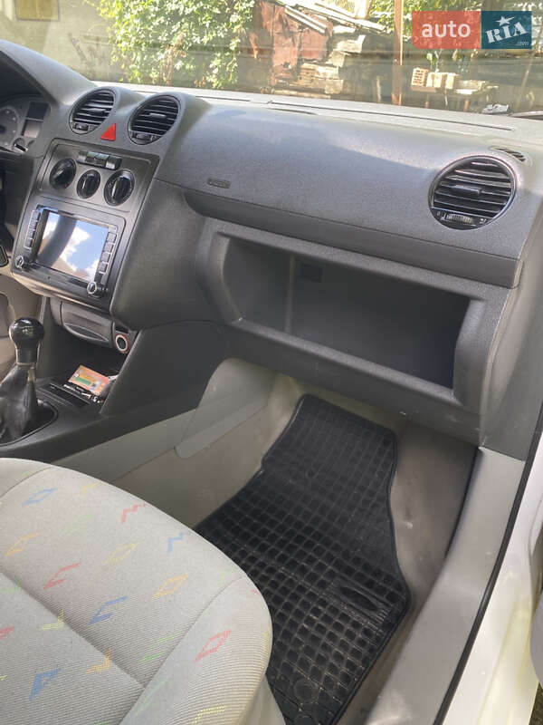 Мінівен Volkswagen Caddy 2005 в Пустомитах