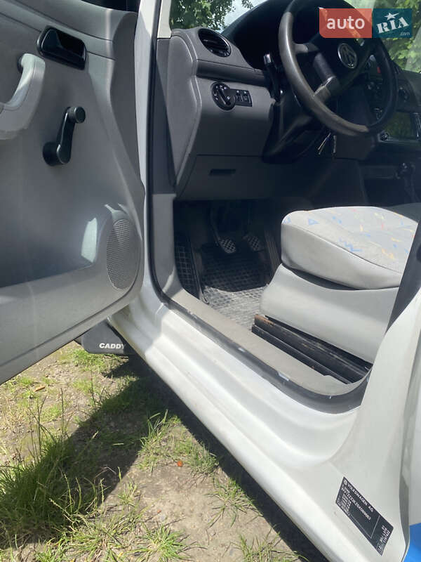 Мінівен Volkswagen Caddy 2005 в Пустомитах
