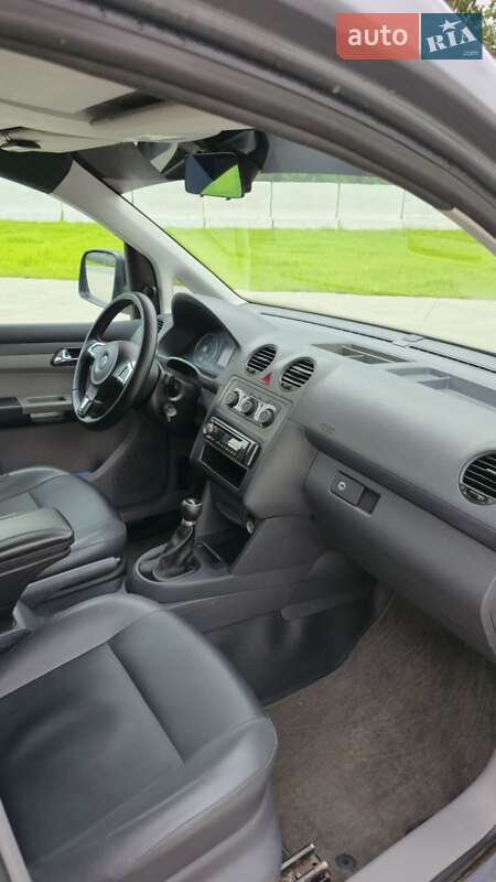 Минивэн Volkswagen Caddy 2011 в Луцке