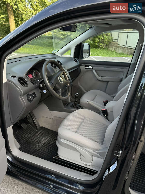 Минивэн Volkswagen Caddy 2004 в Самборе
