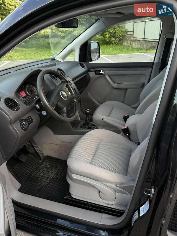 Минивэн Volkswagen Caddy 2004 в Самборе