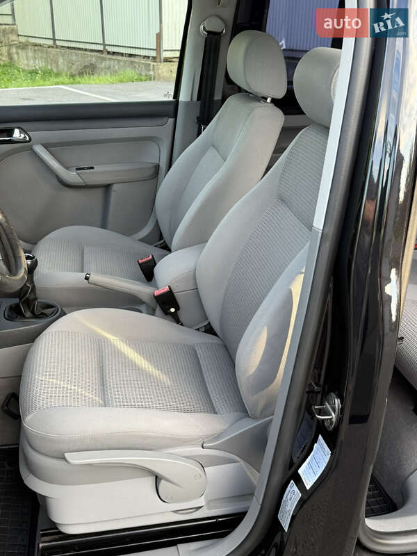 Минивэн Volkswagen Caddy 2004 в Самборе