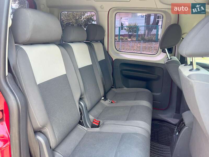 Минивэн Volkswagen Caddy 2012 в Киеве