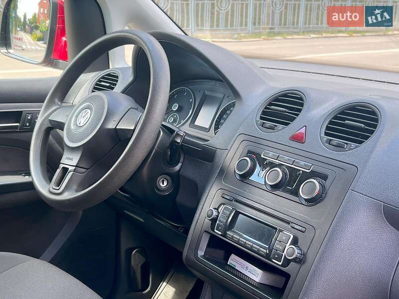 Минивэн Volkswagen Caddy 2012 в Киеве