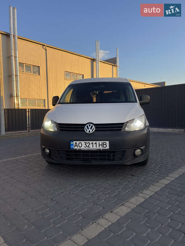 Грузопассажирский фургон Volkswagen Caddy 2011 в Мукачево