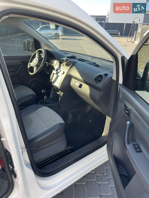 Грузопассажирский фургон Volkswagen Caddy 2011 в Мукачево