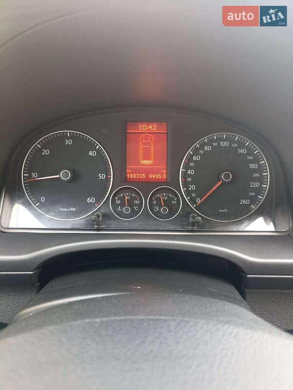 Мінівен Volkswagen Caddy 2010 в Чернівцях