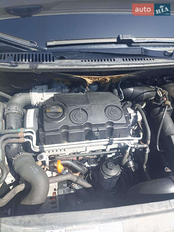 Мінівен Volkswagen Caddy 2010 в Чернівцях