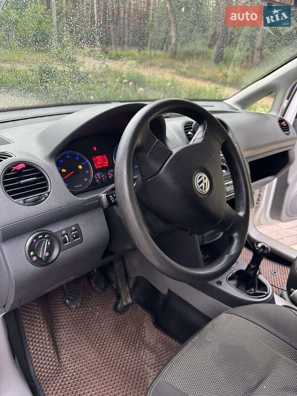 Мінівен Volkswagen Caddy 2010 в Києві