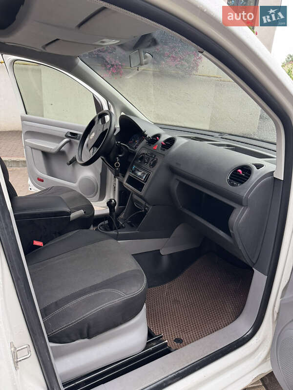 Мінівен Volkswagen Caddy 2010 в Києві