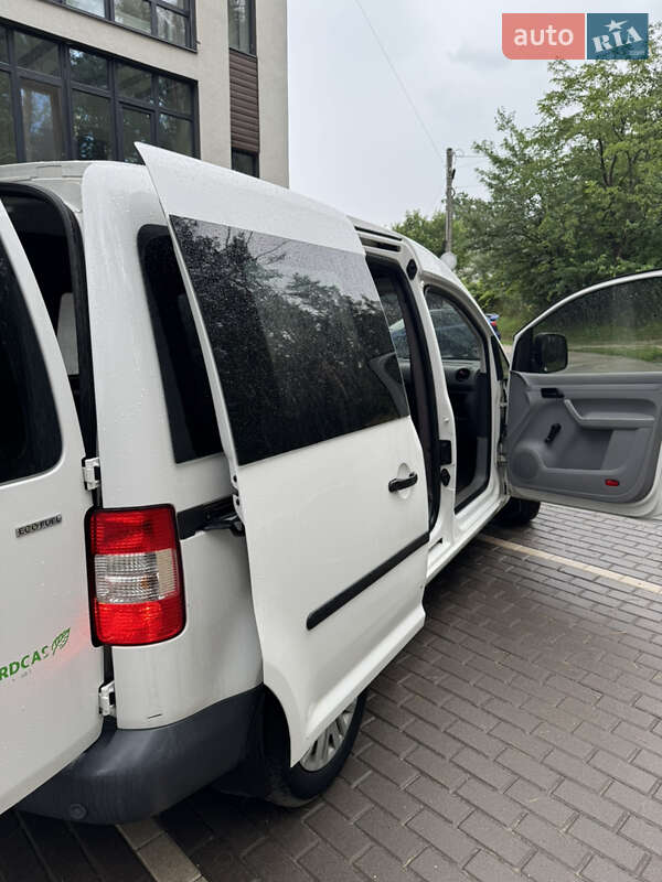 Мінівен Volkswagen Caddy 2010 в Києві