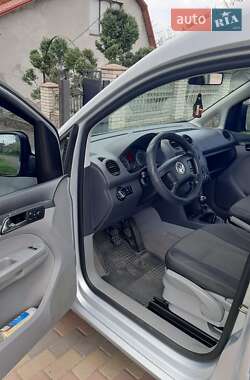 Минивэн Volkswagen Caddy 2005 в  фото 10 Минивэн Volkswagen Caddy 2005 в