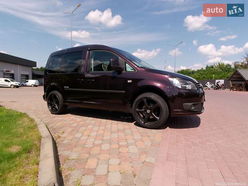 Мінівен Volkswagen Caddy 2014 в Сарнах