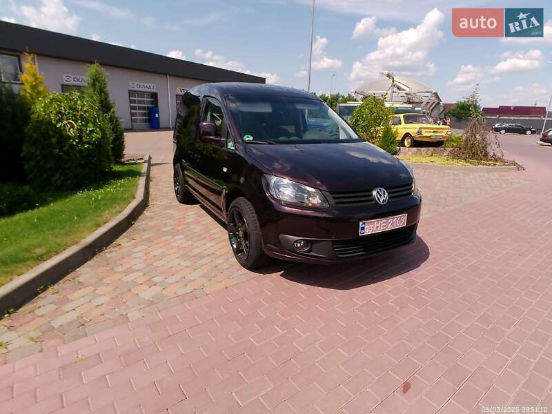 Мінівен Volkswagen Caddy 2014 в Сарнах