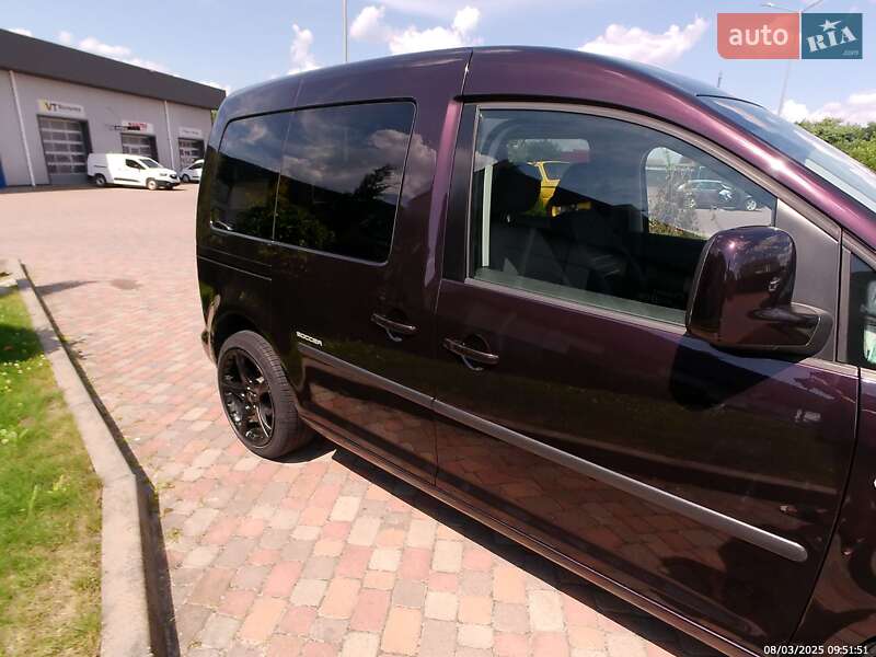 Мінівен Volkswagen Caddy 2014 в Сарнах