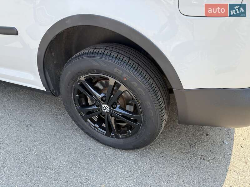 Грузовой фургон Volkswagen Caddy 2012 в Днепре