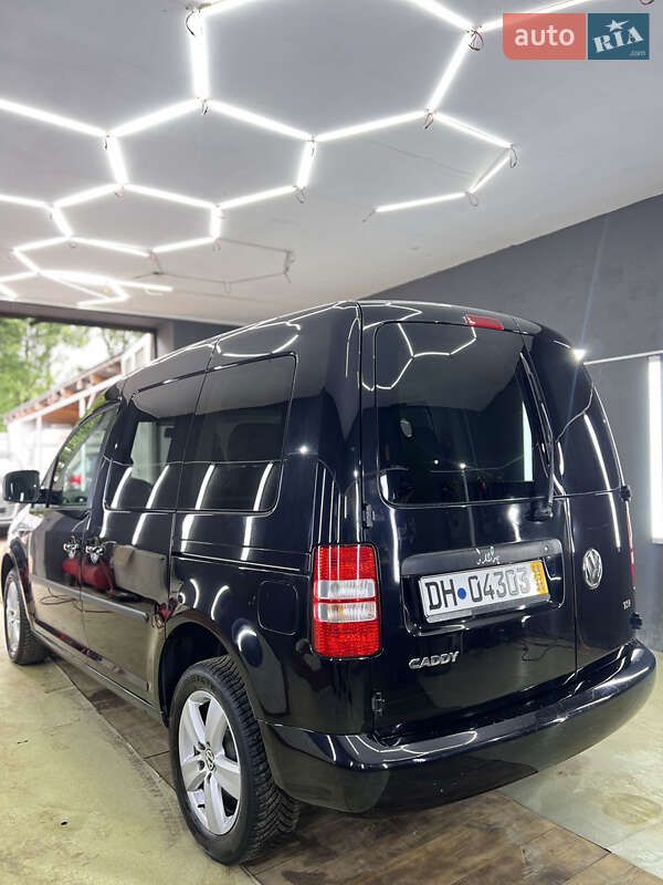 Минивэн Volkswagen Caddy 2011 в Львове