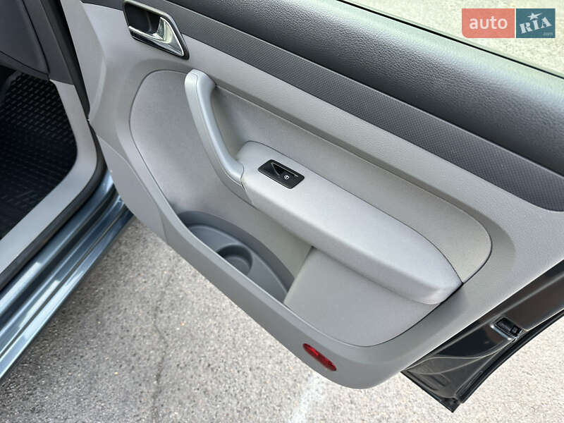 Минивэн Volkswagen Caddy 2009 в Виннице