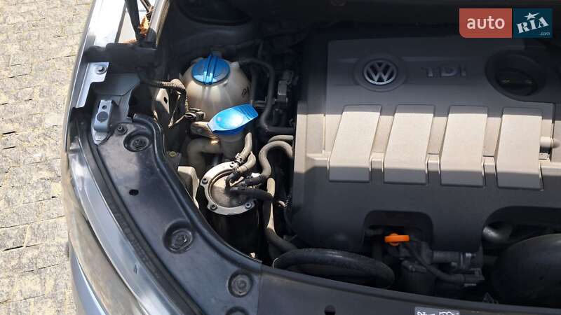 Минивэн Volkswagen Caddy 2010 в Черновцах