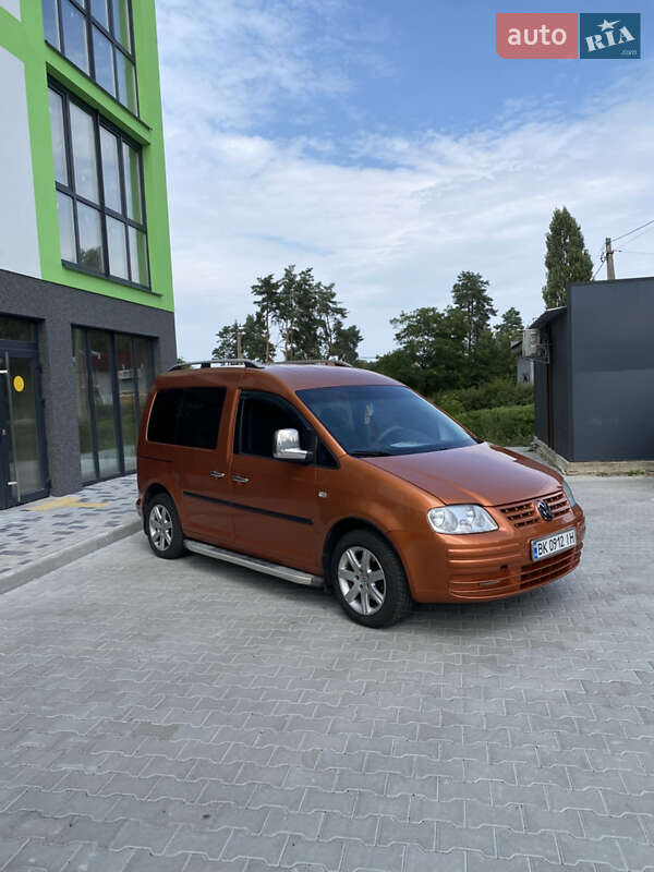Минивэн Volkswagen Caddy 2008 в Вараше