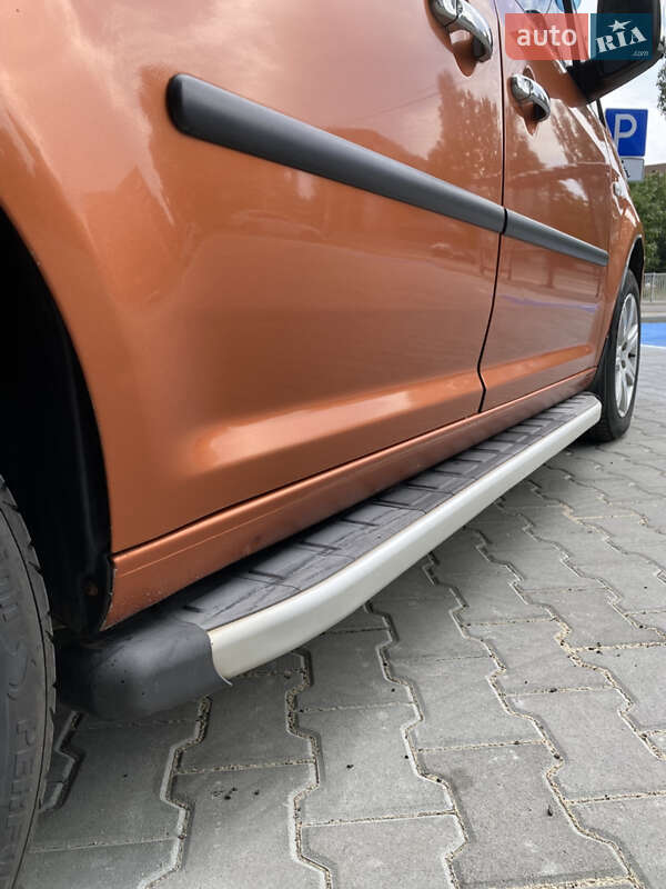 Минивэн Volkswagen Caddy 2008 в Вараше