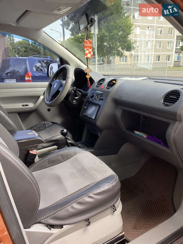 Минивэн Volkswagen Caddy 2008 в Вараше