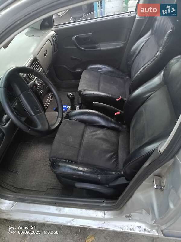 Грузовой фургон Volkswagen Caddy 1999 в Першотравенске