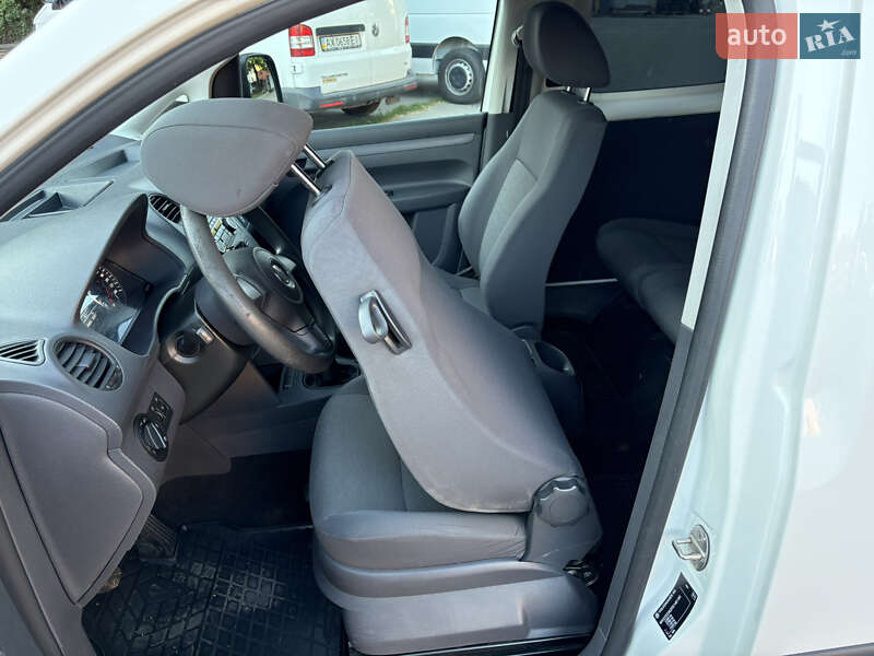 Минивэн Volkswagen Caddy 2015 в Днепре