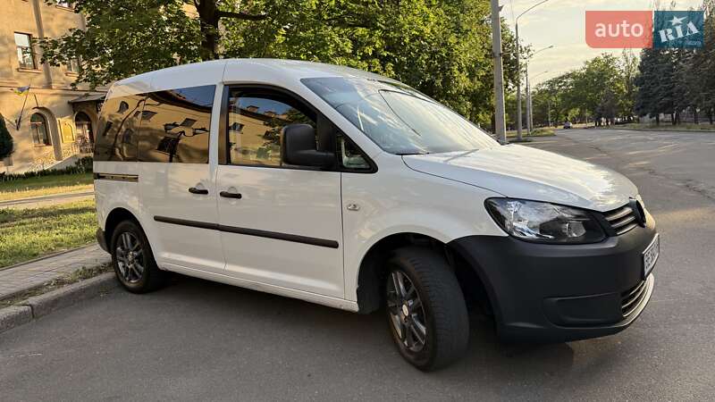 Минивэн Volkswagen Caddy 2011 в Николаеве