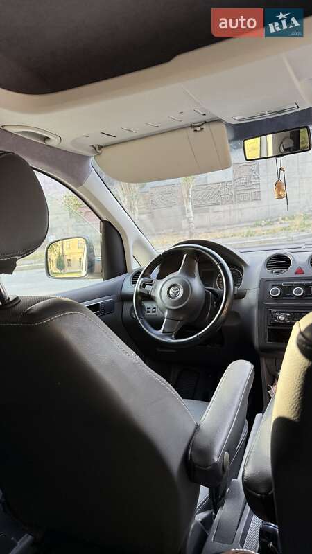 Минивэн Volkswagen Caddy 2011 в Николаеве