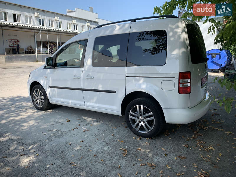 Минивэн Volkswagen Caddy 2014 в Сваляве