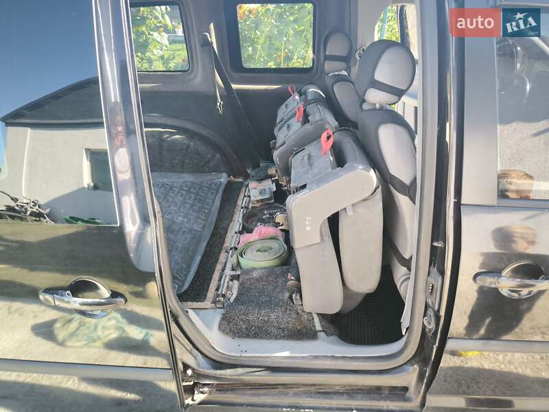 Минивэн Volkswagen Caddy 2006 в Киеве