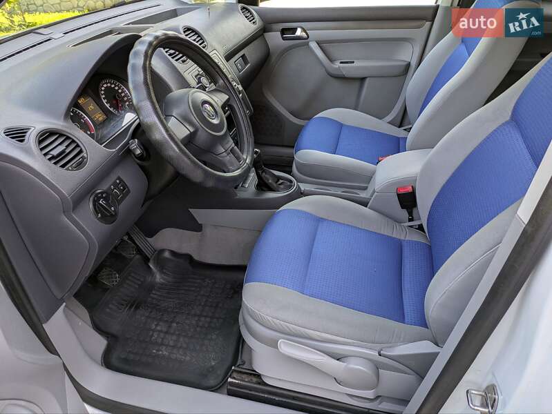 Минивэн Volkswagen Caddy 2011 в Косове