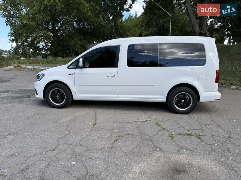 Минивэн Volkswagen Caddy 2016 в Киеве