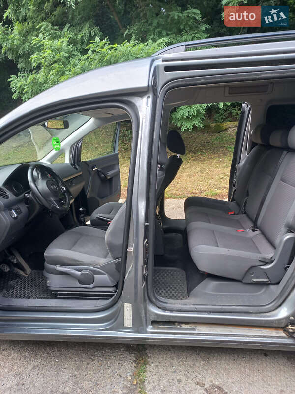 Мінівен Volkswagen Caddy 2010 в Чернівцях