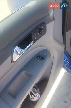 Минивэн Volkswagen Caddy 2009 в 
