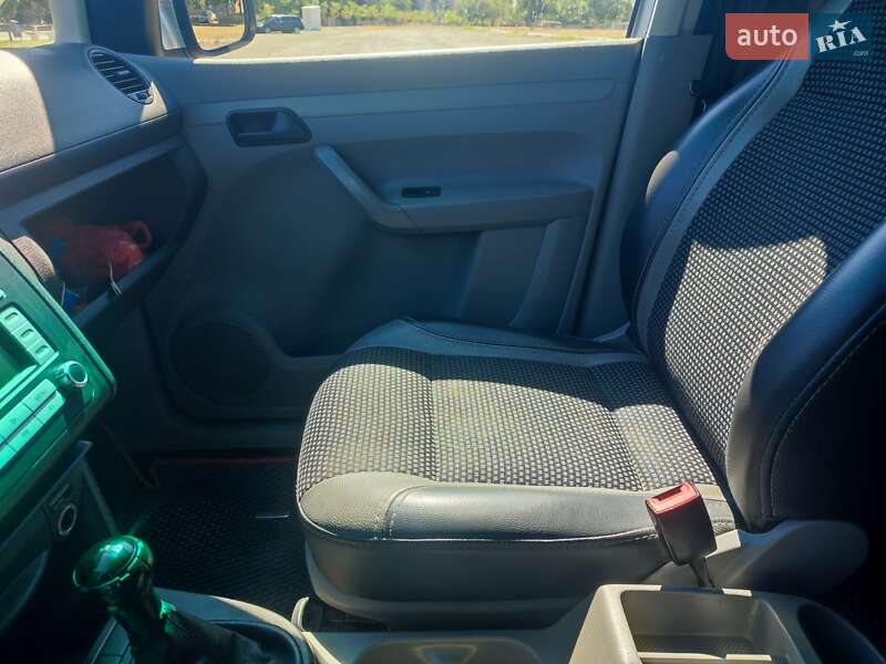 Мінівен Volkswagen Caddy 2008 в Білгороді-Дністровському