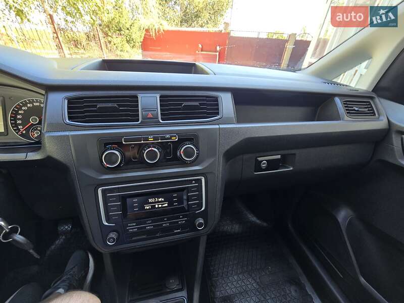 Грузовой фургон Volkswagen Caddy 2016 в Одессе