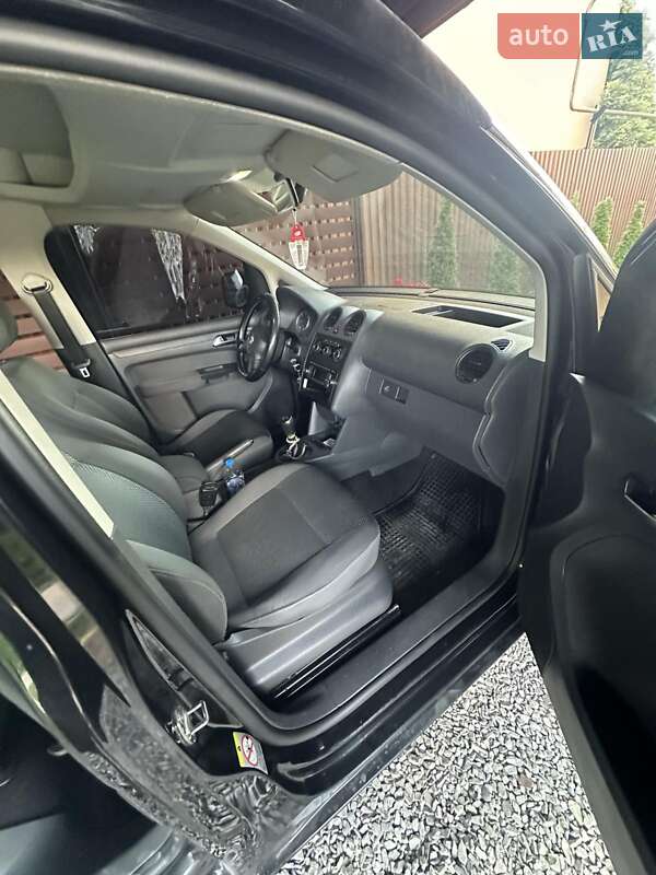 Минивэн Volkswagen Caddy 2013 в Виноградове