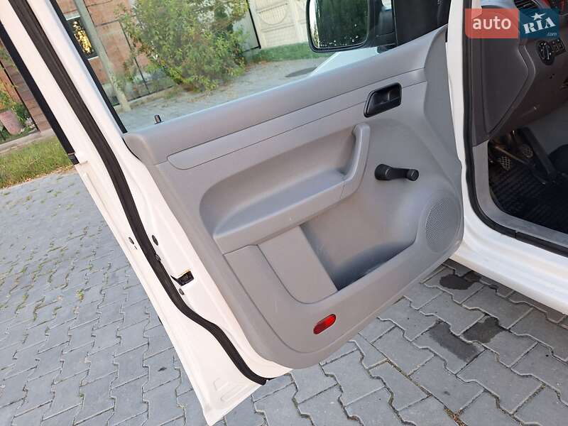 Минивэн Volkswagen Caddy 2007 в Черновцах