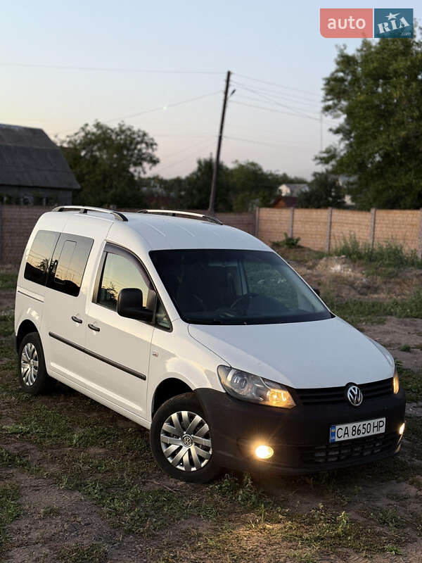 Минивэн Volkswagen Caddy 2010 в Смеле