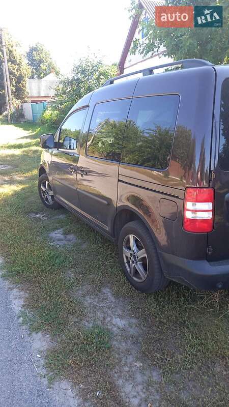 Минивэн Volkswagen Caddy 2011 в Чернигове