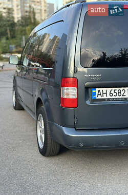 Минивэн Volkswagen Caddy 2010 в 