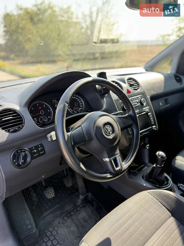 Минивэн Volkswagen Caddy 2015 в Кропивницком