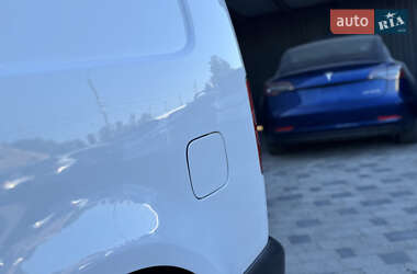 Грузовой фургон Volkswagen Caddy 2013 в 